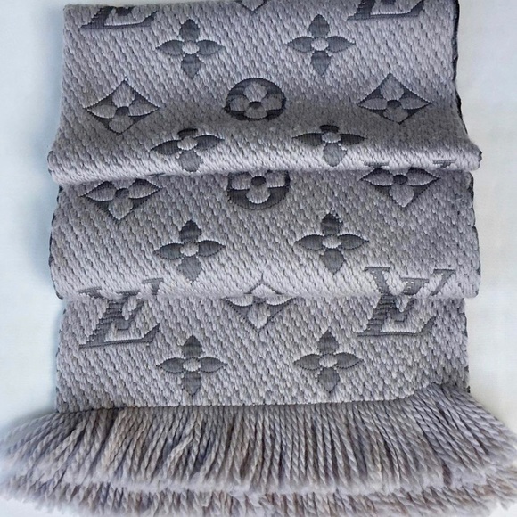 Louis Vuitton Logomania Scarf Last one! Sold out!! - Picture 2 of 8